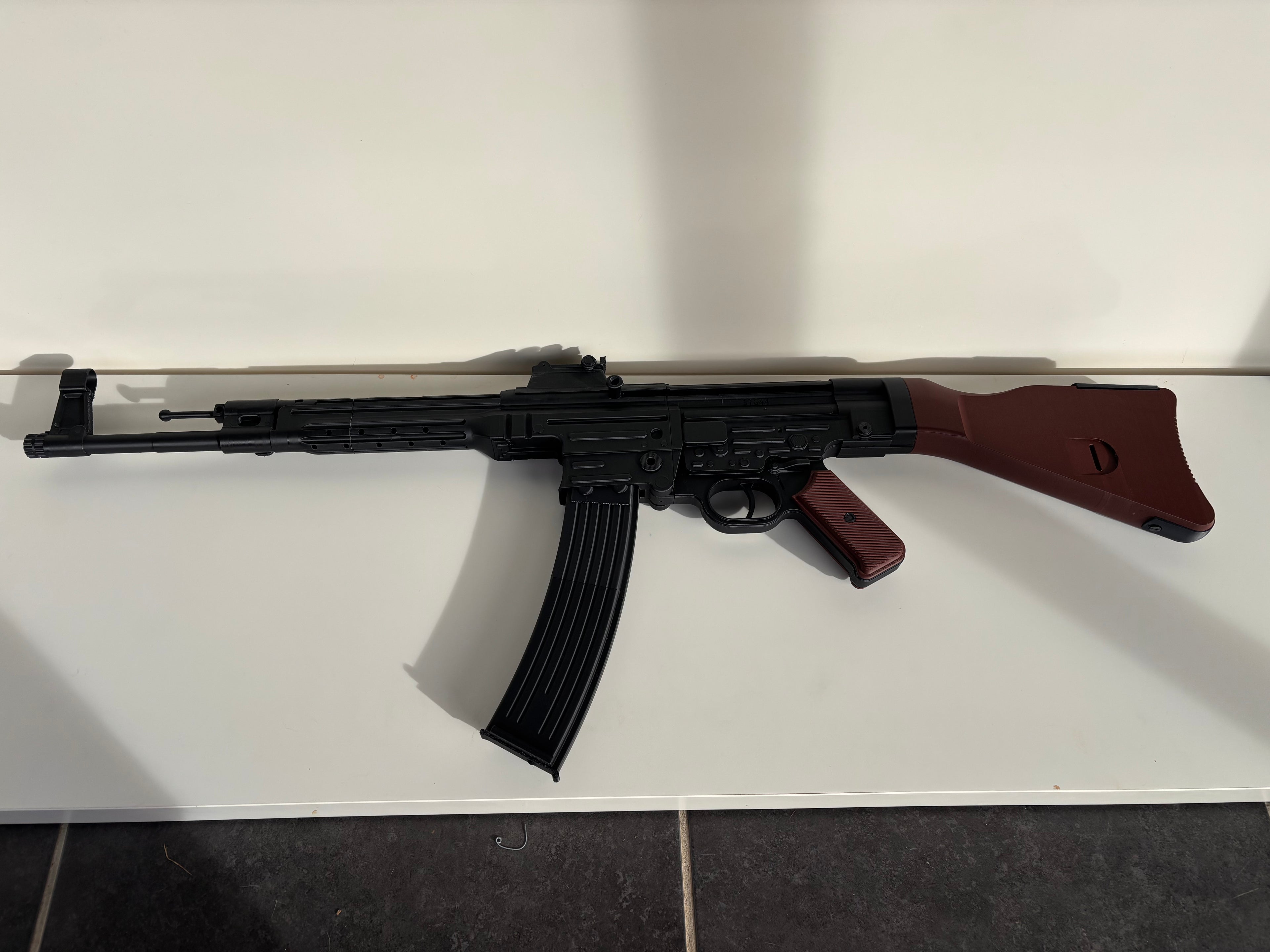 STG 44
