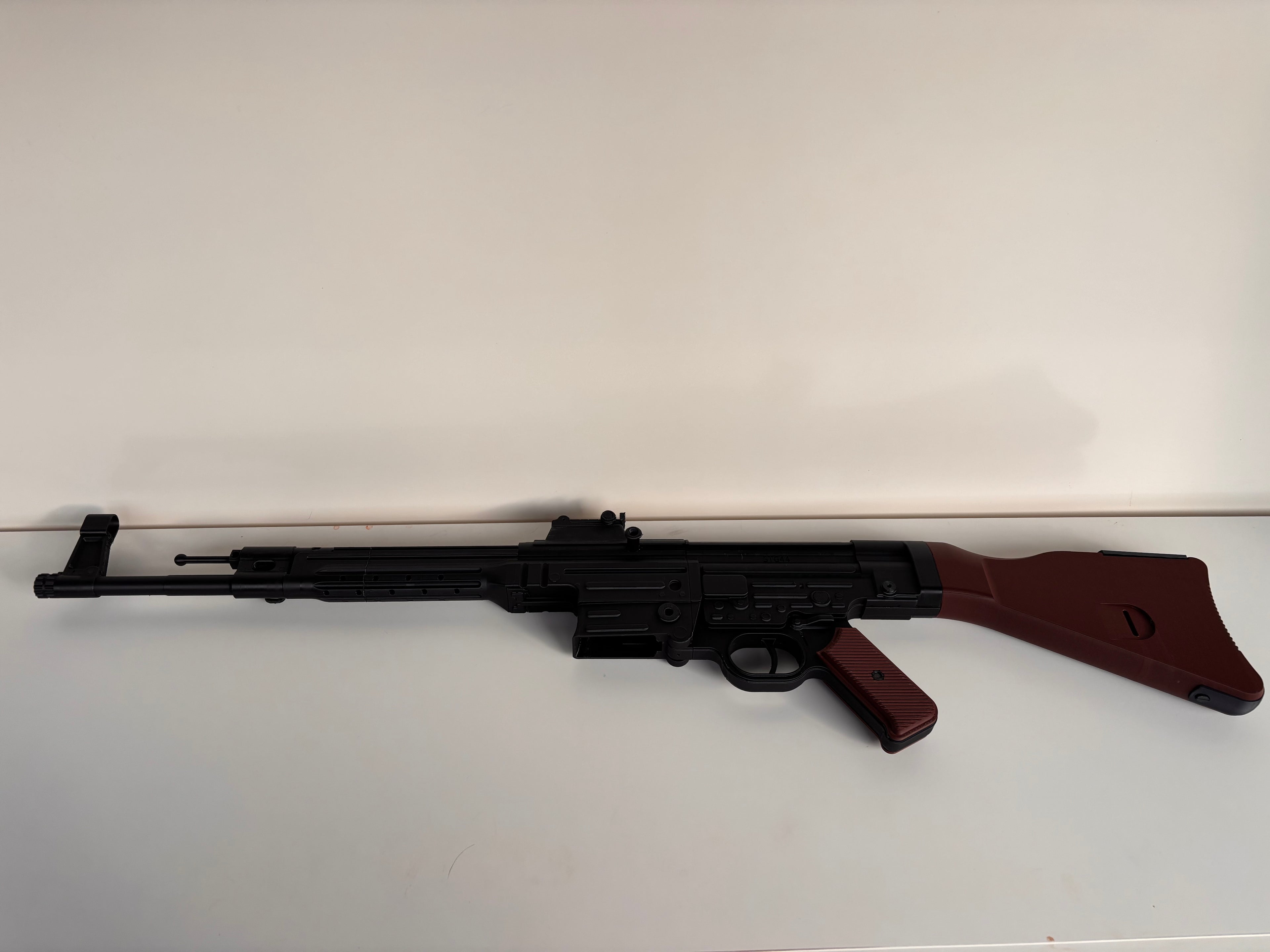 STG 44
