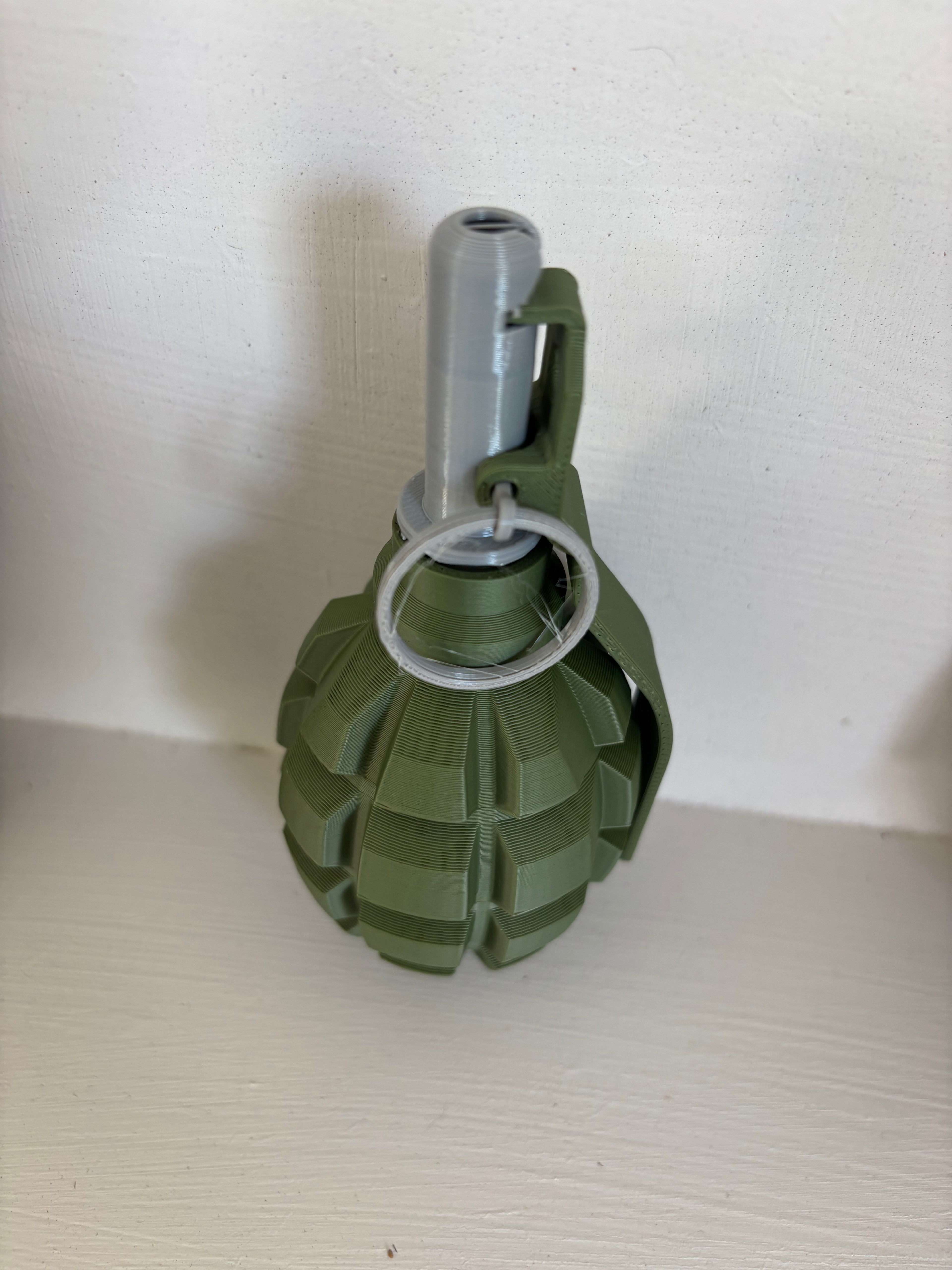 Grenade F1
